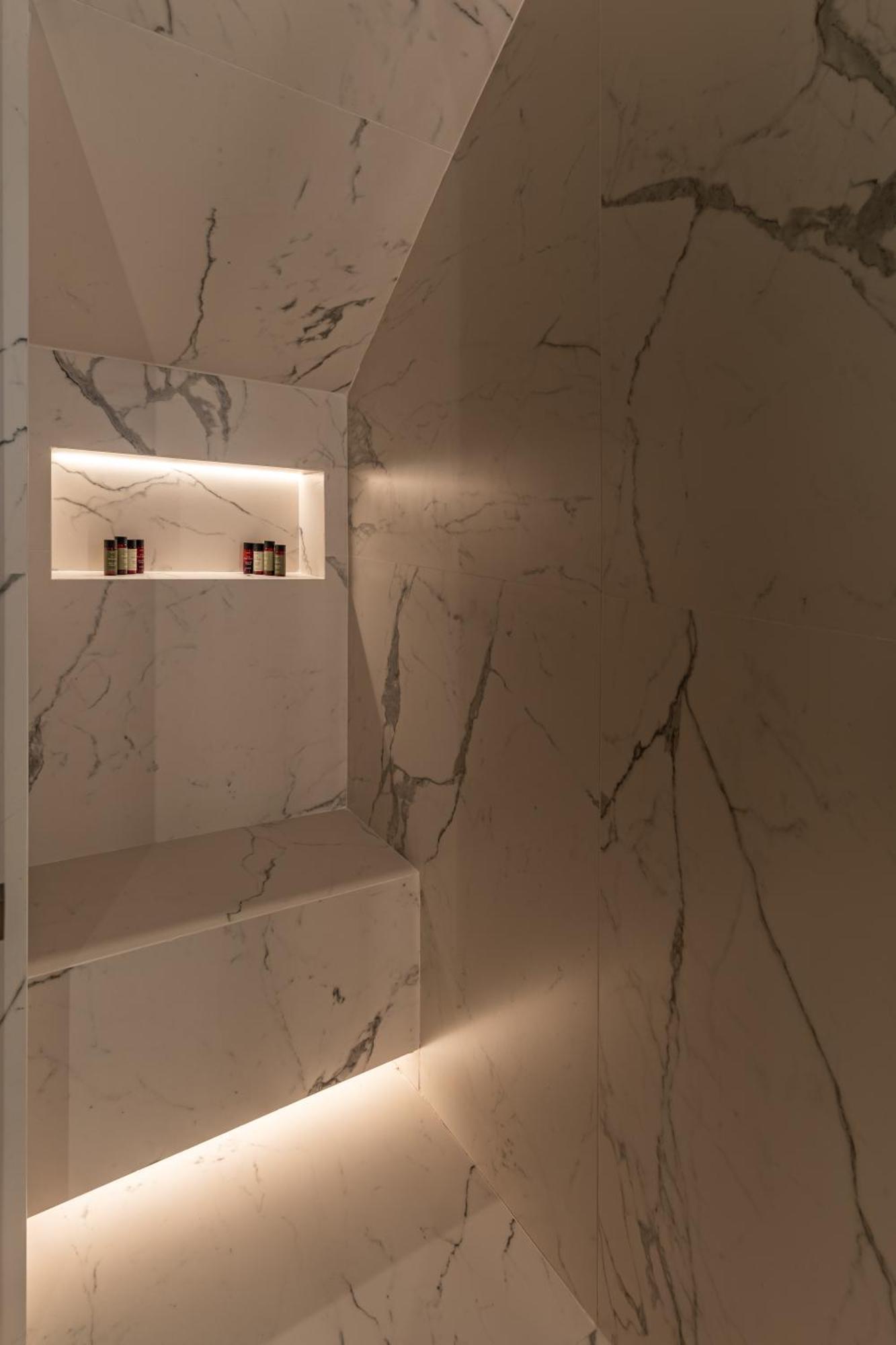 Numi Aparthotel